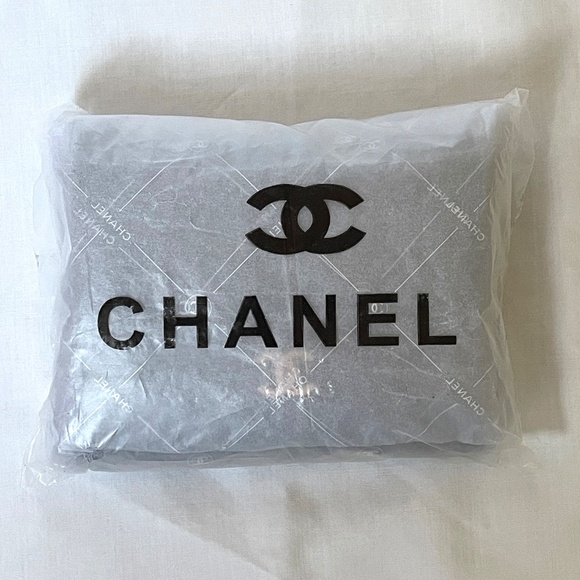 Chanel Quilted Change Purse Card Holder Wallet VIP - Picture 8 of 9